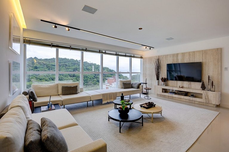 Luxo/Quadra-mar/PraiaBarra-Norte/4suítes/AR/2vagas