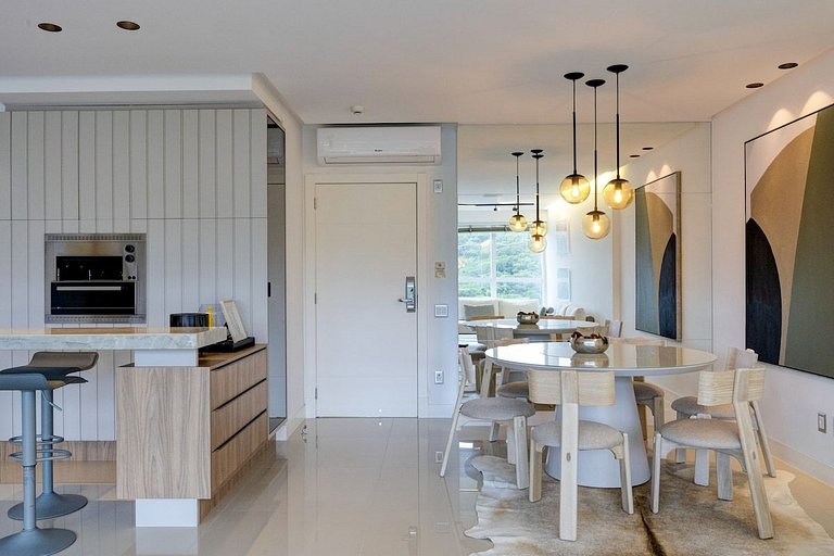 Luxo/Quadra-mar/PraiaBarra-Norte/4suítes/AR/2vagas