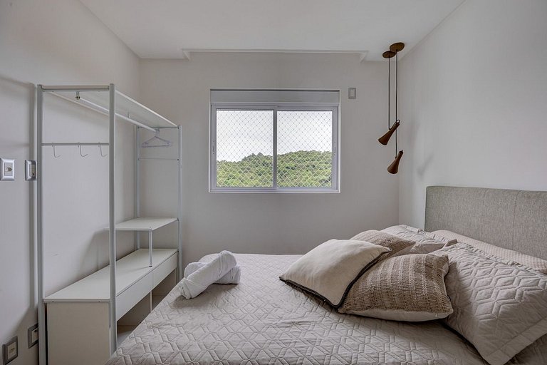 Luxo/Quadra-mar/PraiaBarra-Norte/4suítes/AR/2vagas