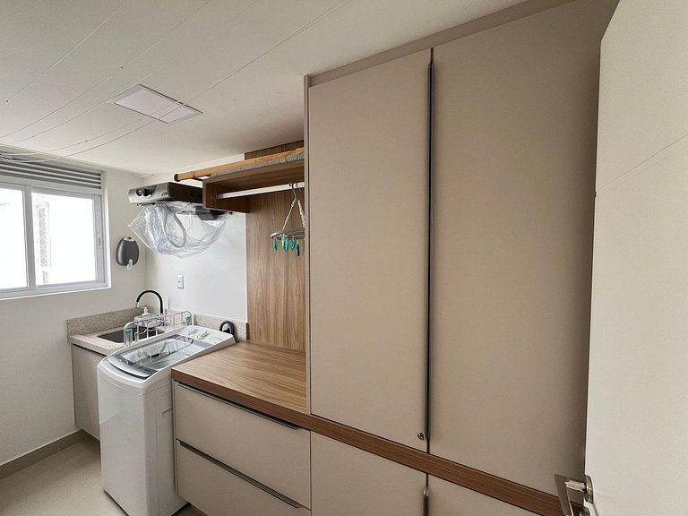 Luxo/Quadra-mar/PraiaBarra-Norte/4suítes/AR/2vagas