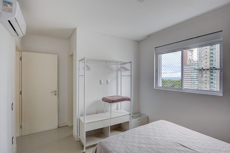 Luxo/Quadra-mar/PraiaBarra-Norte/4suítes/AR/2vagas