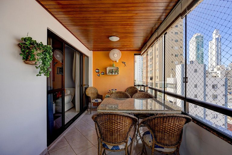 400mpraia/Ar-sala e quarto/Churrasqueira na Sacada