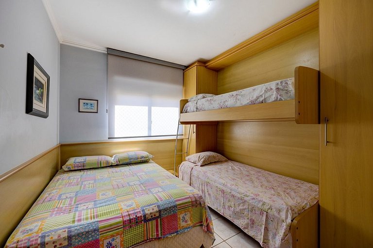 400mpraia/Ar-sala e quarto/Churrasqueira na Sacada