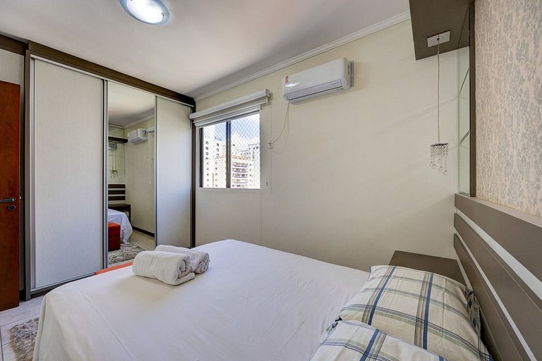 400mpraia/Ar-sala e quarto/Churrasqueira na Sacada