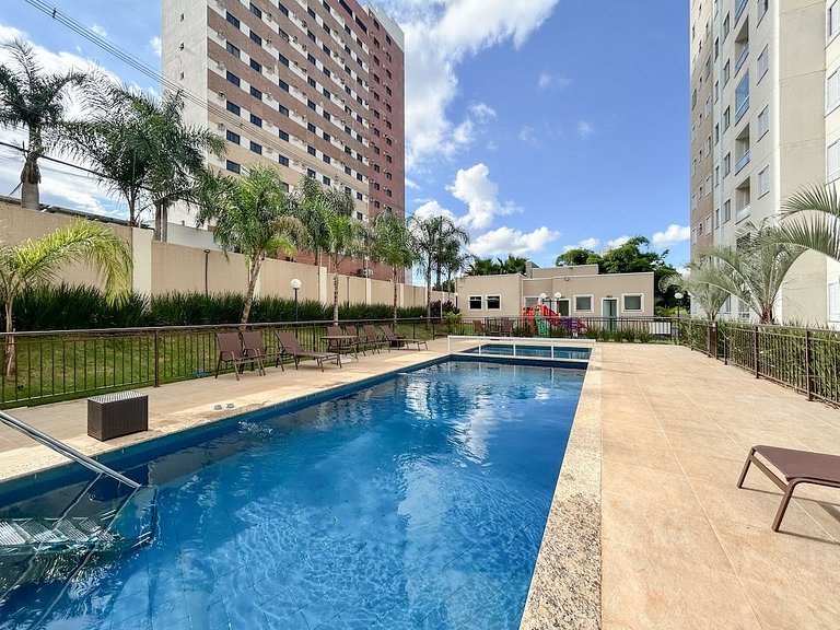 Gleba impecável com ar, churrasqueira e piscina