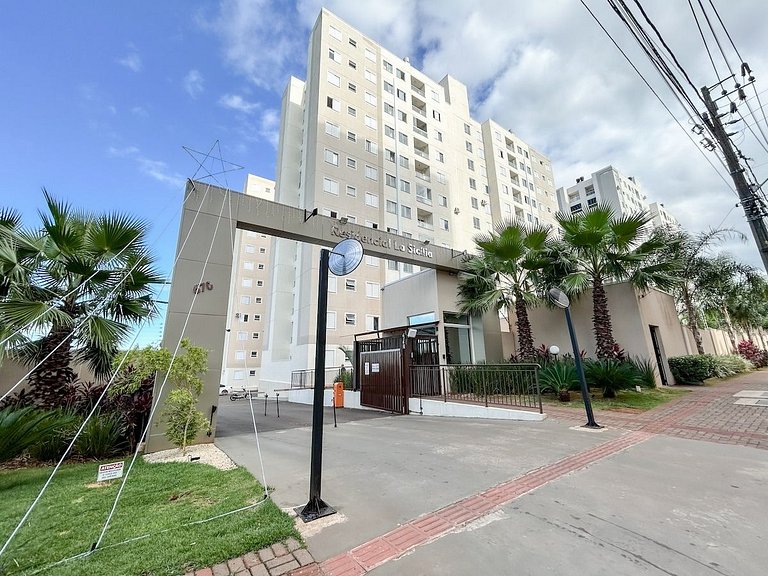 Gleba impecável com ar, churrasqueira e piscina