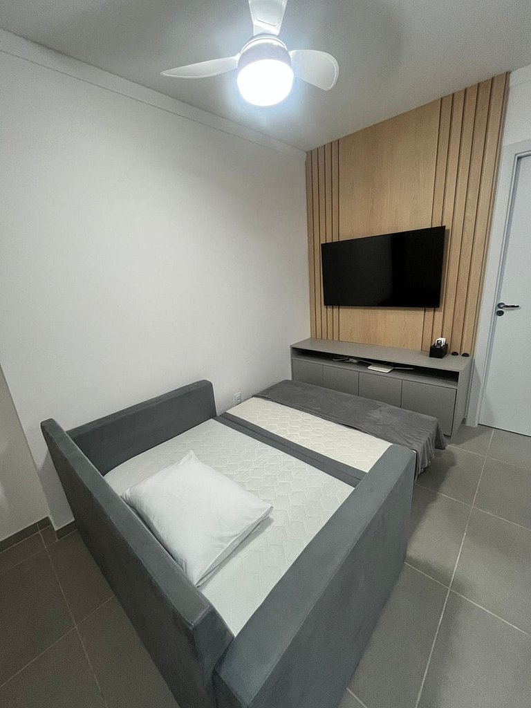Central novo 2 quartos com Ar-Cond e home office