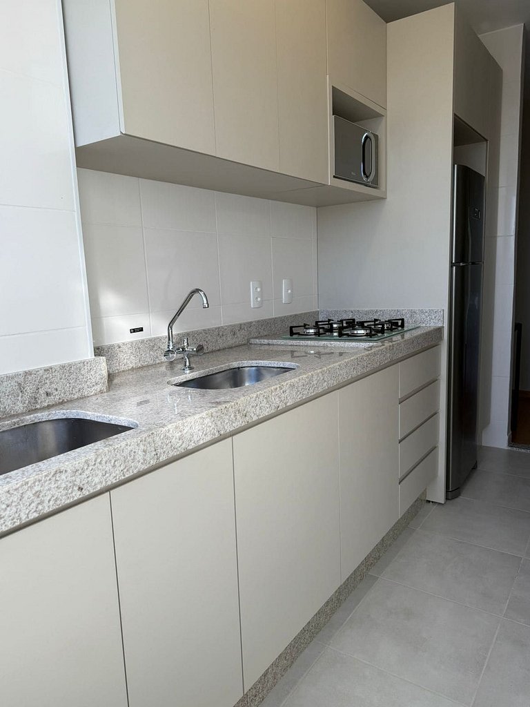 Gleba Novo | 2 Quartos com Ar-Q/F + Churrasqueira