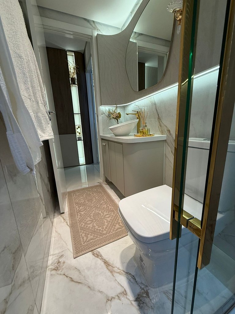 Luxo - 100% climatizado + Piscina + churrasqueira