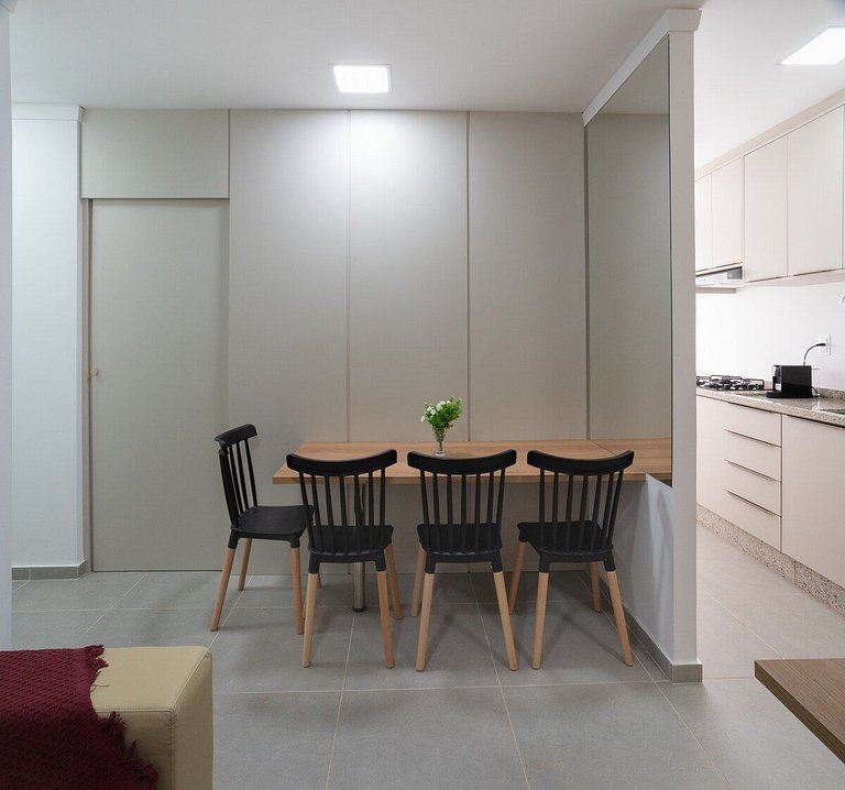 Central Novíssimo | 2 Qtos Ar Q/F + Lava e Seca
