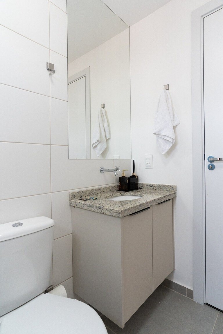 Central Novíssimo | 2 Qtos Ar Q/F + Lava e Seca