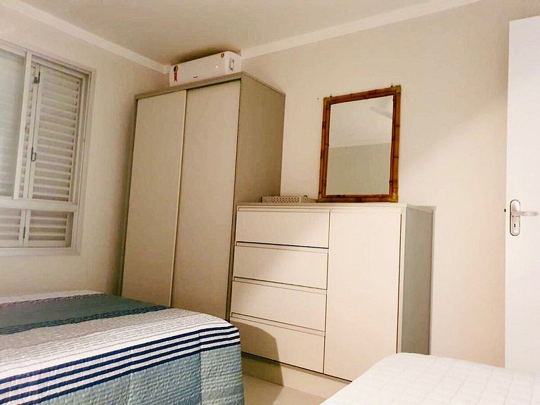 Vista mar lateral |Ar nos 2 quartos |100m da praia