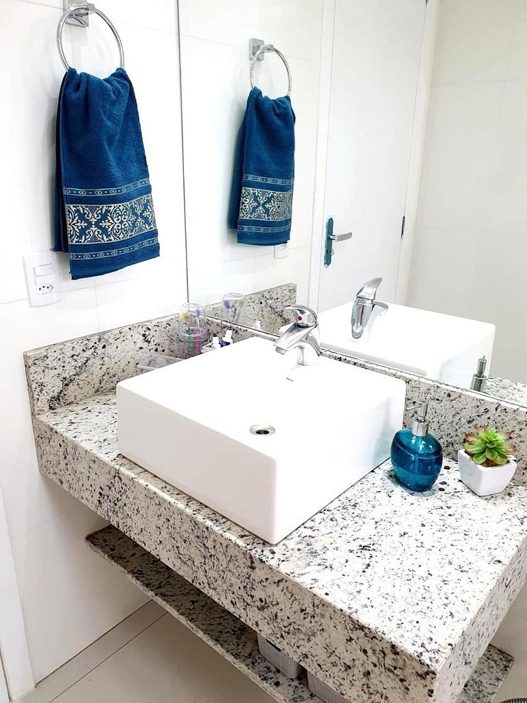 Vista mar lateral |Ar nos 2 quartos |100m da praia