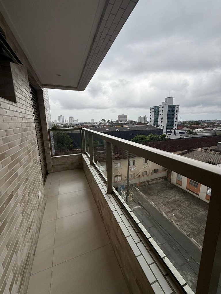 Boqueirão: sacada, Smart TV e 600 m da praia