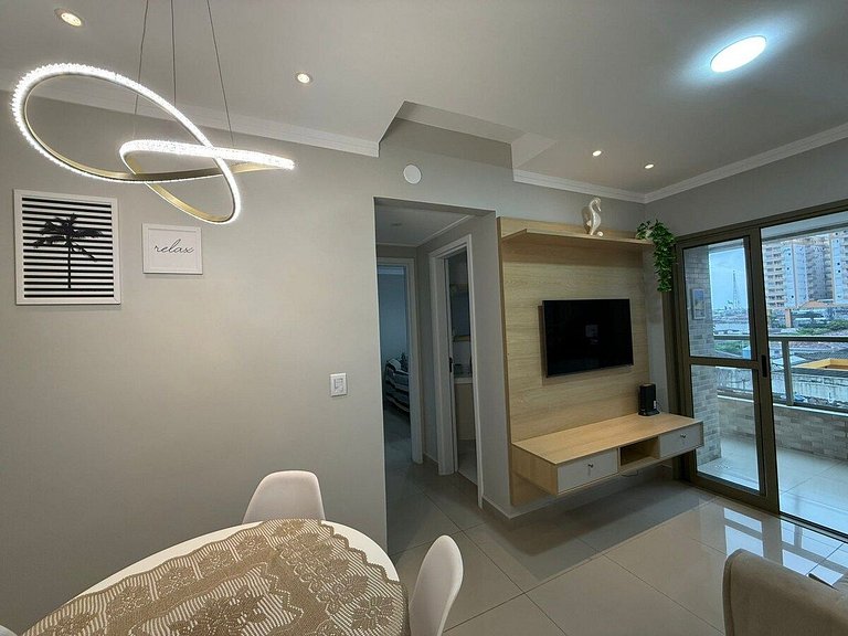 Boqueirão: sacada, Smart TV e 600 m da praia