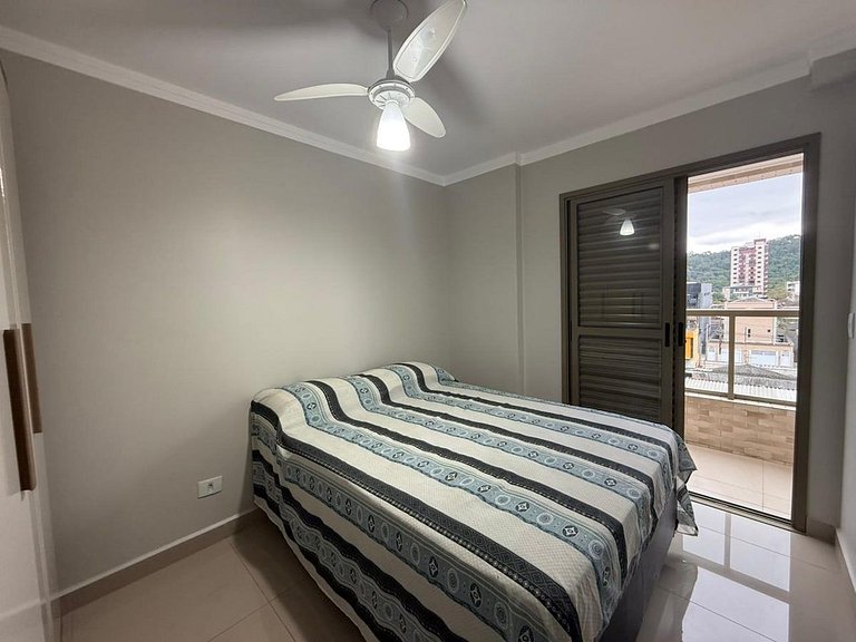 Boqueirão: sacada, Smart TV e 600 m da praia