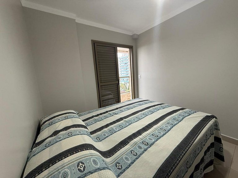 Boqueirão: sacada, Smart TV e 600 m da praia