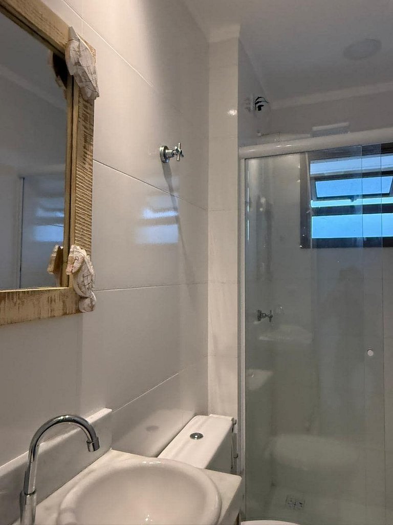 Boqueirão: sacada, Smart TV e 600 m da praia