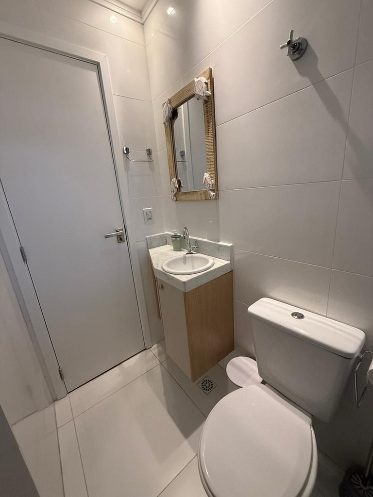 Boqueirão: sacada, Smart TV e 600 m da praia